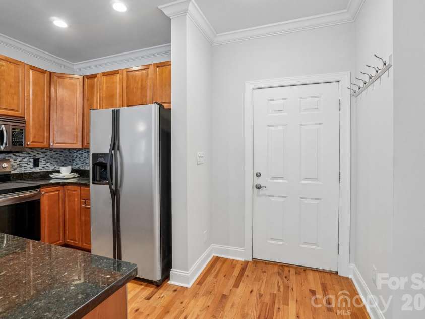 175 Lexington Avenue, Asheville, NC 28801.  MLS# CAR4402670, YatesRealty ID 7772. 