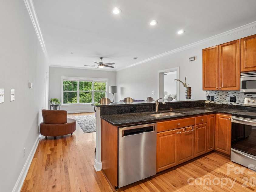 175 Lexington Avenue, Asheville, NC 28801.  MLS# CAR4402670, YatesRealty ID 7772. Open flow