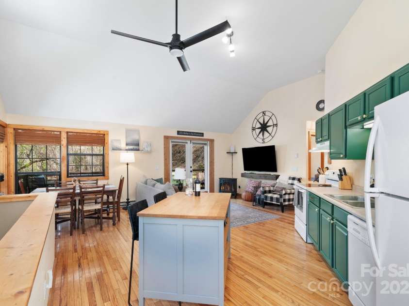 85 Dills Road, Bryson City, NC 28713.  MLS# CAR4244173, YatesRealty ID 7772. 