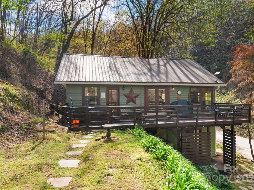 85 Dills Road, Bryson City, NC 28713.  MLS# CAR4244173, YatesRealty ID 7772. 