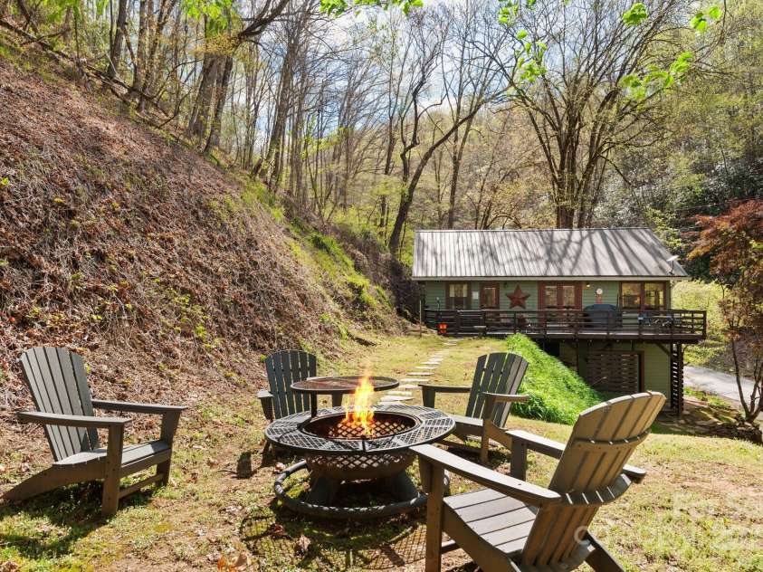 85 Dills Road, Bryson City, NC 28713.  MLS# CAR4244173, YatesRealty ID 7772. 