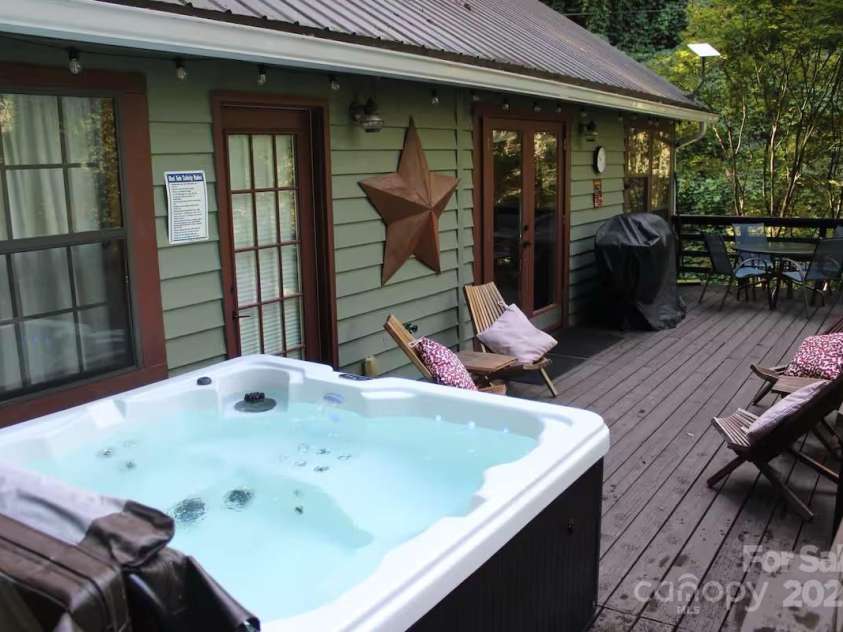 85 Dills Road, Bryson City, NC 28713.  MLS# CAR4244173, YatesRealty ID 7772. 