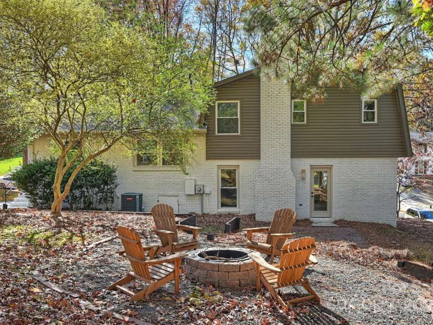 7506 Kilcullen Drive, Charlotte, NC 28270.  MLS# CAR4320015, YatesRealty ID 7773. 