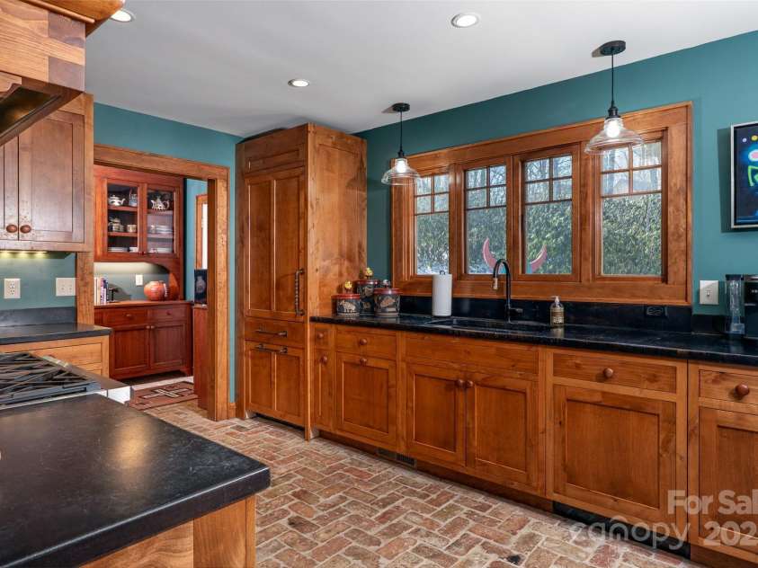 1577 Green Hill Road, Blowing Rock, NC 28605.  MLS# CAR4250488, YatesRealty ID 7774. 