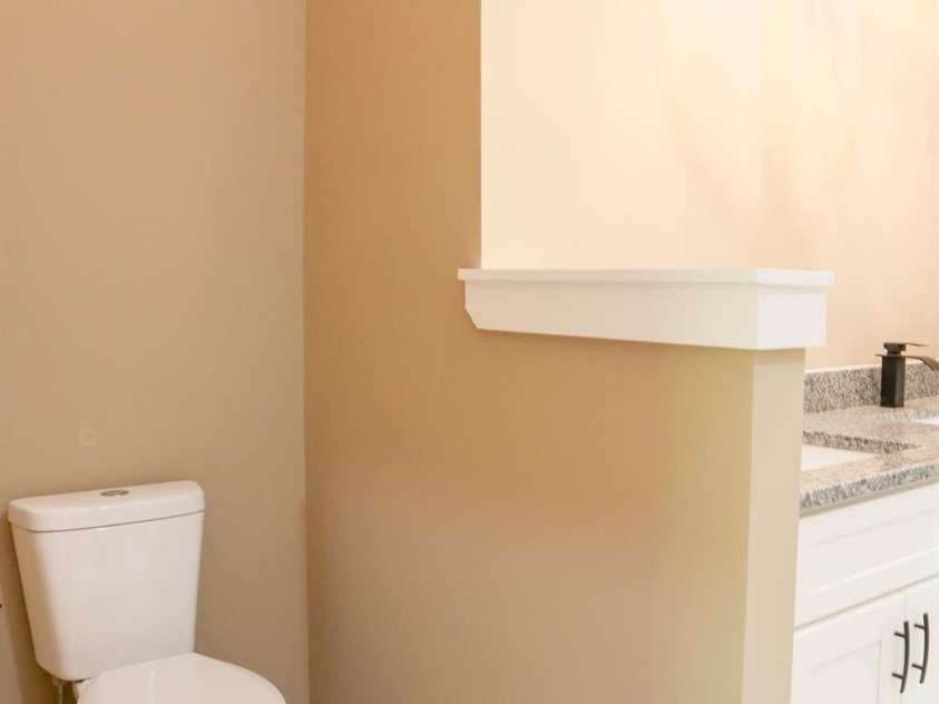 160 Castle Court, Kings Mountain, NC 28086.  MLS# CAR4250666, YatesRealty ID 7775. Primary bath