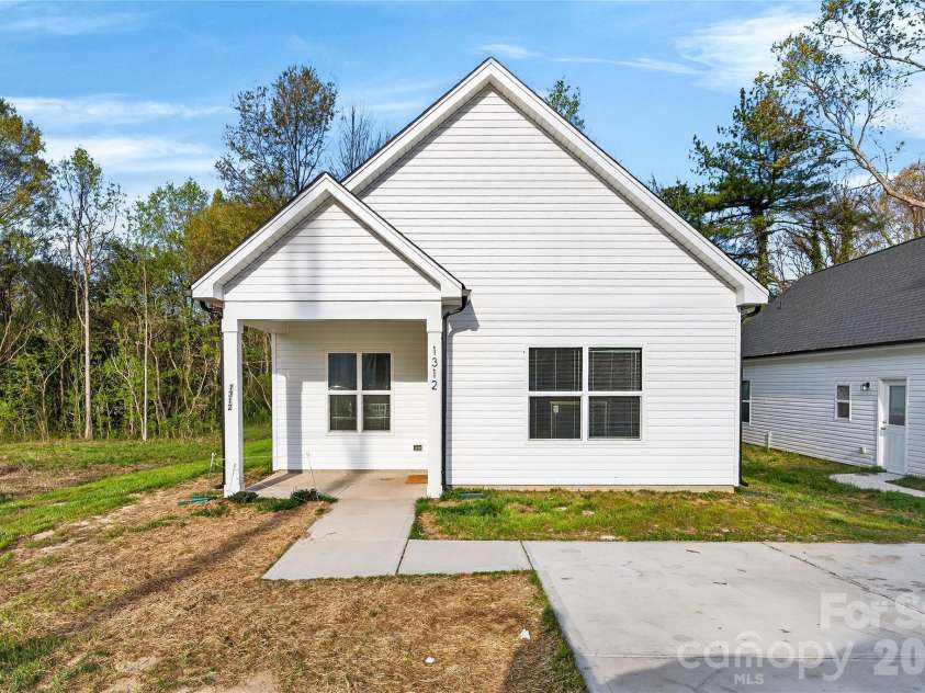 1312 7th Street, Statesville, NC 28677.  MLS# CAR4360149, YatesRealty ID 7776. 