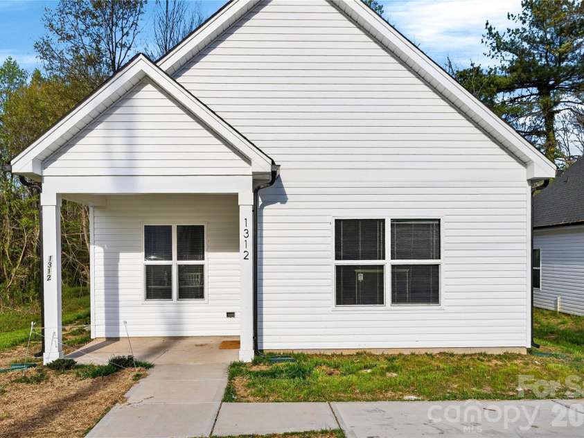 1312 7th Street, Statesville, NC 28677.  MLS# CAR4360149, YatesRealty ID 7776. 
