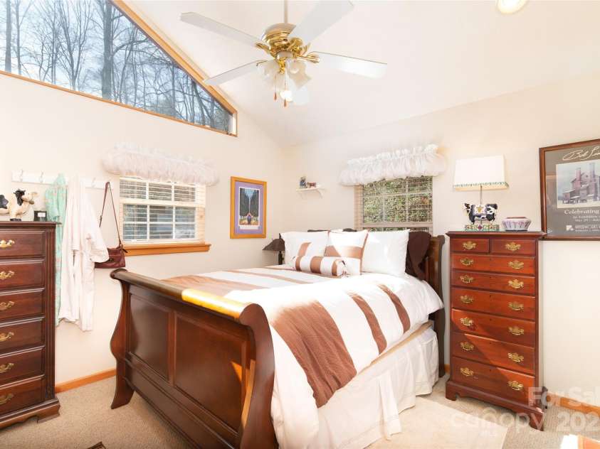 215 Honeysuckle Lane, Sylva, NC 28779.  MLS# CAR4243032, YatesRealty ID 7779. 