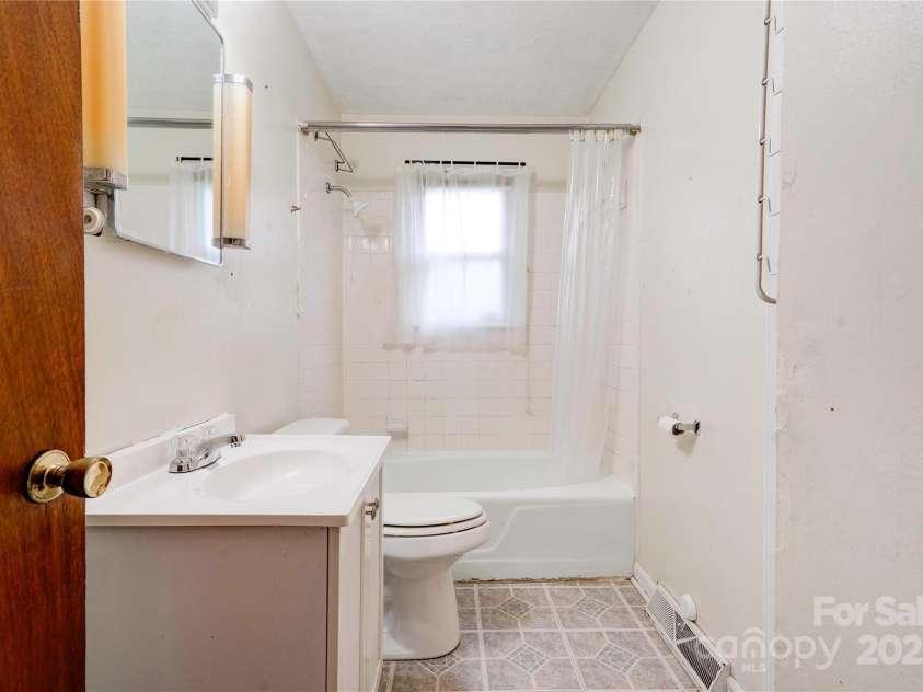 311 Best Street, Shelby, NC 28150.  MLS# CAR4250702, YatesRealty ID 7779. Bathroom 1