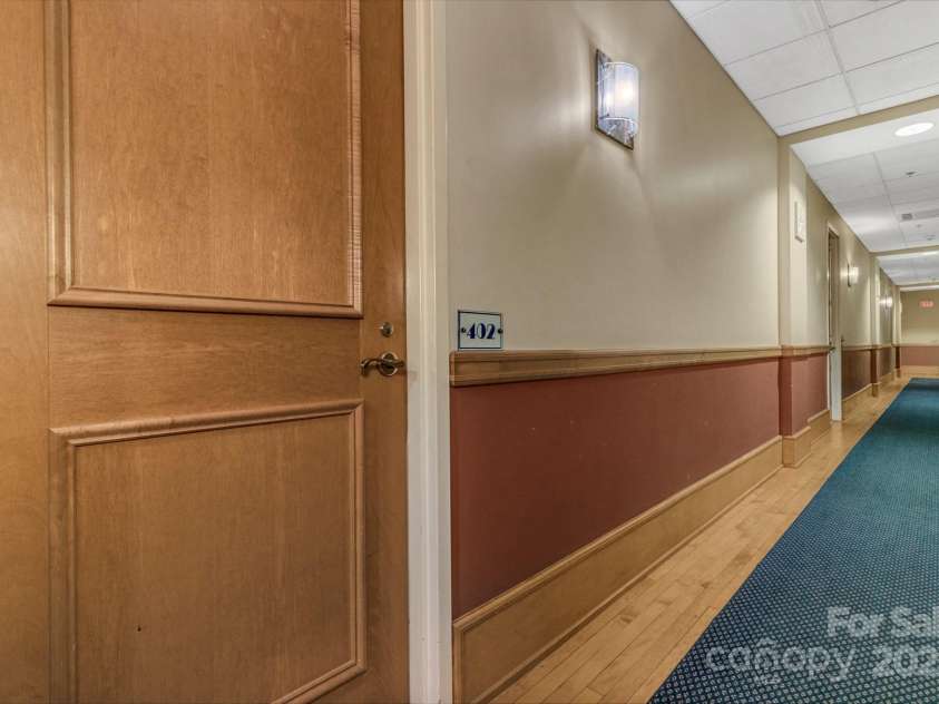 59 College Street, Asheville, NC 28801.  MLS# CAR4306677, YatesRealty ID 7780. 
