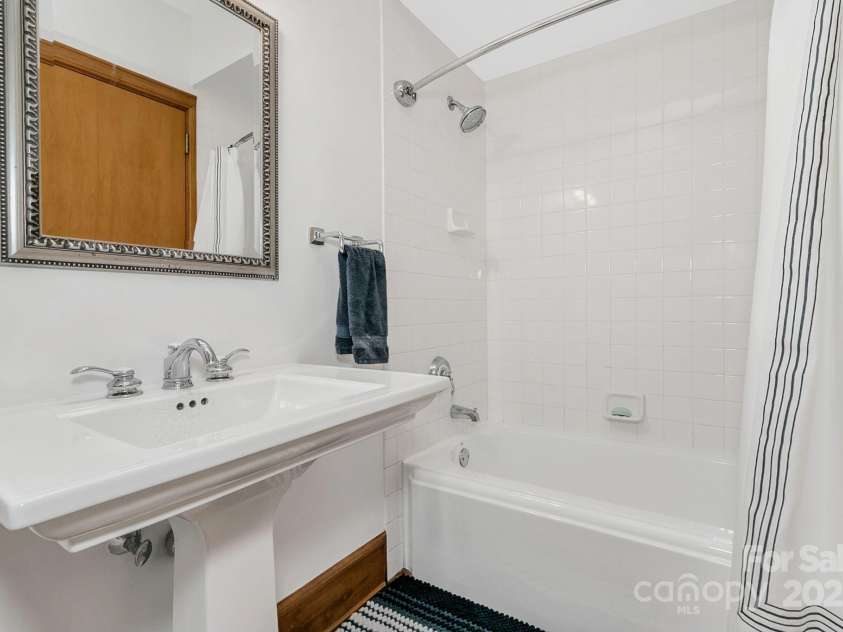 59 College Street, Asheville, NC 28801.  MLS# CAR4306677, YatesRealty ID 7780. 