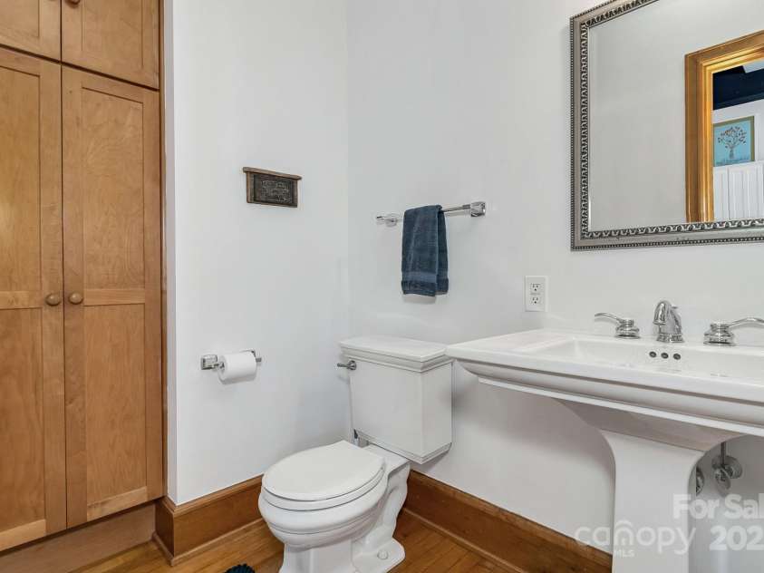 59 College Street, Asheville, NC 28801.  MLS# CAR4306677, YatesRealty ID 7780. 