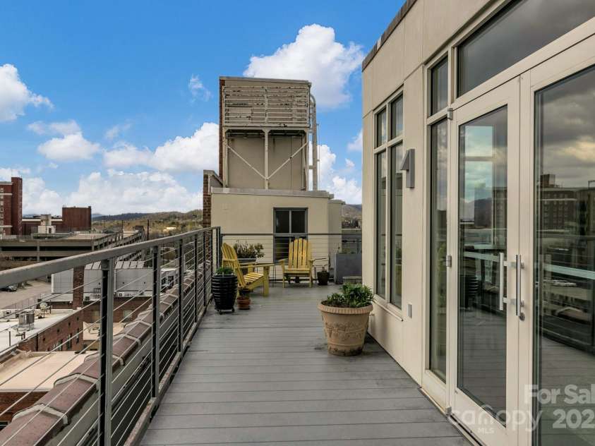 59 College Street, Asheville, NC 28801.  MLS# CAR4306677, YatesRealty ID 7780. 