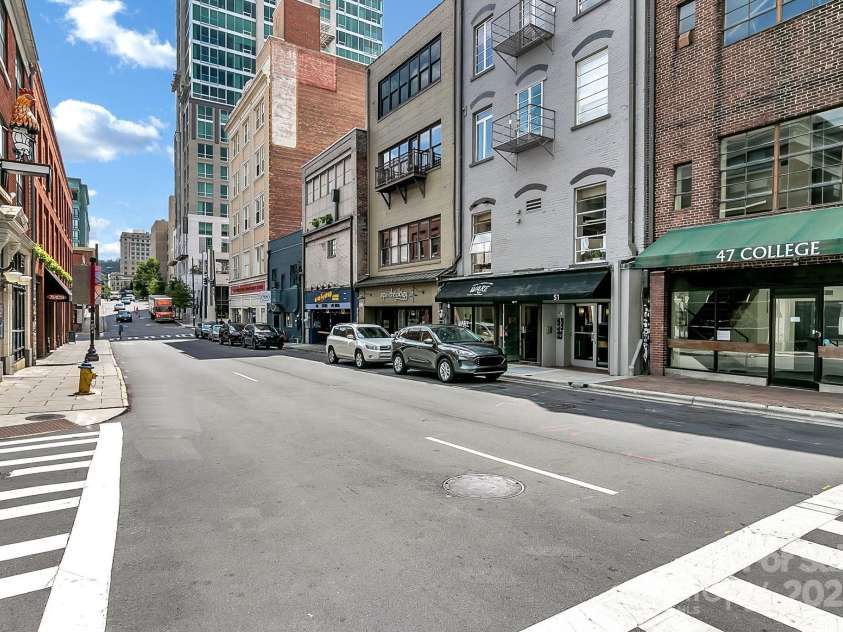 59 College Street, Asheville, NC 28801.  MLS# CAR4306677, YatesRealty ID 7780. 
