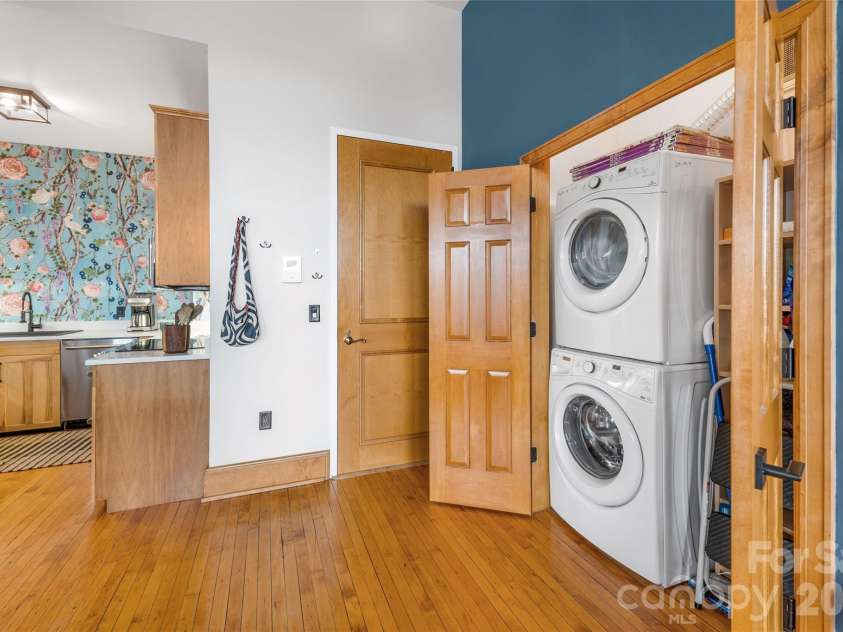 59 College Street, Asheville, NC 28801.  MLS# CAR4415642, YatesRealty ID 7780. 