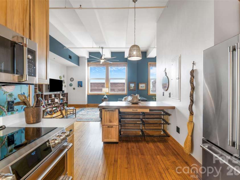 59 College Street, Asheville, NC 28801.  MLS# CAR4415642, YatesRealty ID 7780. 