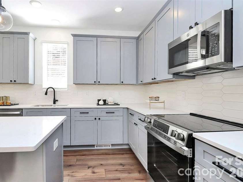 1026 Margaret Brown Street, Charlotte, NC 28202.  MLS# CAR4351895, YatesRealty ID 7782. 