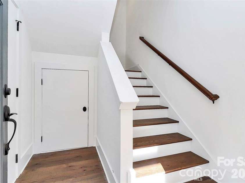 1026 Margaret Brown Street, Charlotte, NC 28202.  MLS# CAR4351895, YatesRealty ID 7782. 