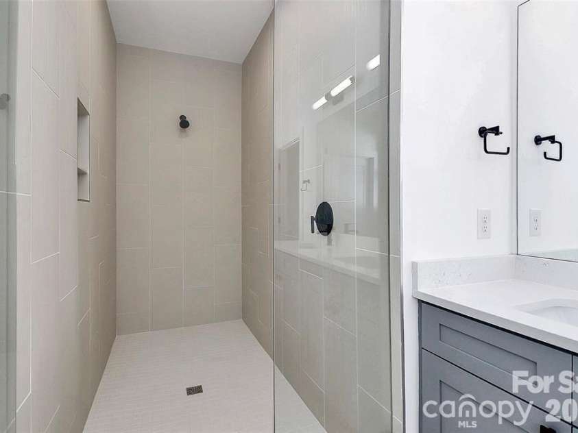 1026 Margaret Brown Street, Charlotte, NC 28202.  MLS# CAR4351895, YatesRealty ID 7782. 