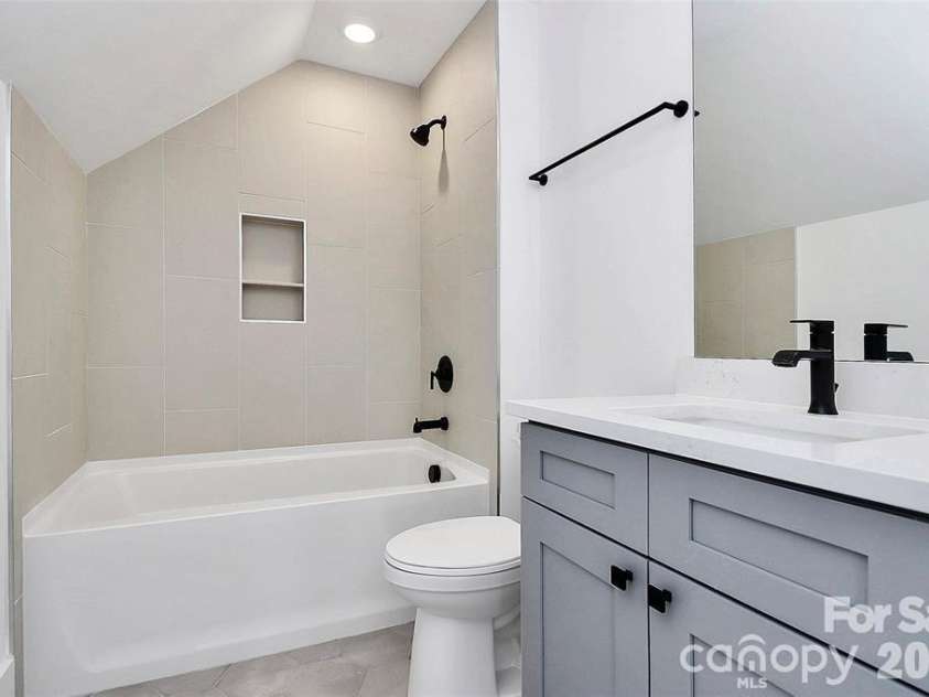 1026 Margaret Brown Street, Charlotte, NC 28202.  MLS# CAR4351895, YatesRealty ID 7782. 