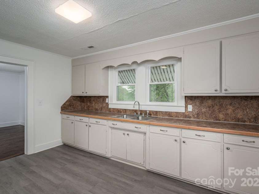 201 Lee Black Road, Cherryville, NC 28021.  MLS# CAR4240995, YatesRealty ID 7784. 