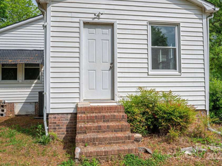 201 Lee Black Road, Cherryville, NC 28021.  MLS# CAR4240995, YatesRealty ID 7784. 