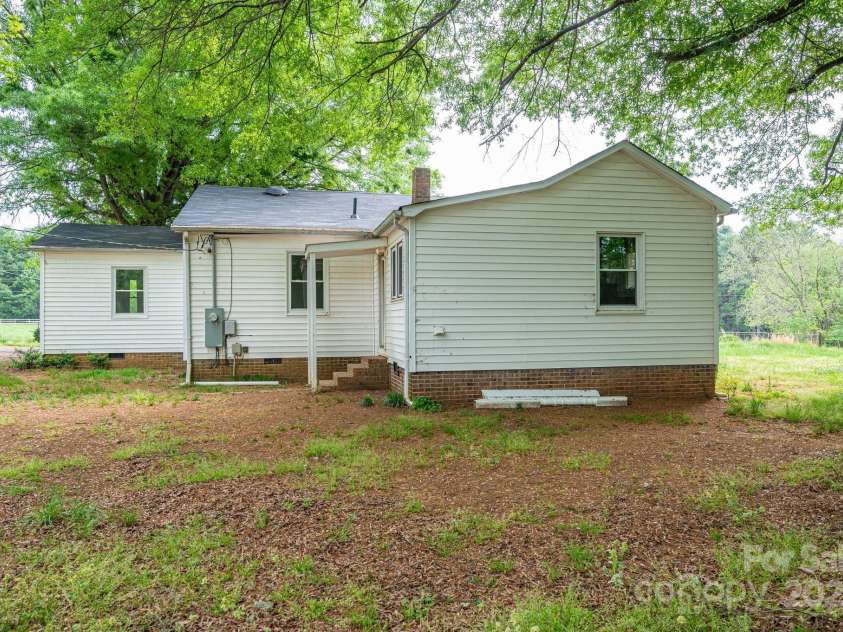 201 Lee Black Road, Cherryville, NC 28021.  MLS# CAR4240995, YatesRealty ID 7784. 