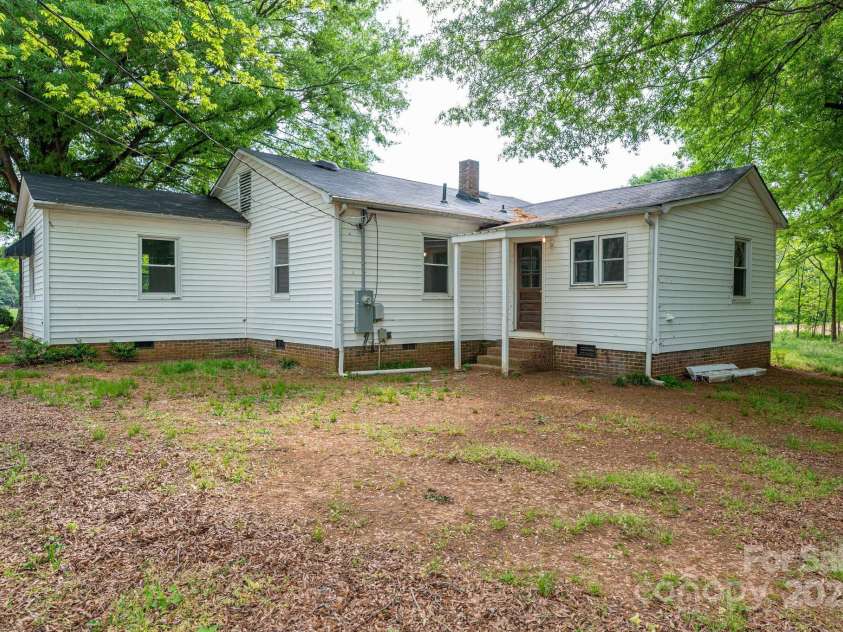 201 Lee Black Road, Cherryville, NC 28021.  MLS# CAR4240995, YatesRealty ID 7784. 