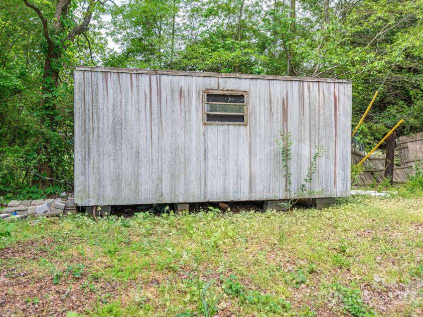 201 Lee Black Road, Cherryville, NC 28021.  MLS# CAR4240995, YatesRealty ID 7784. 