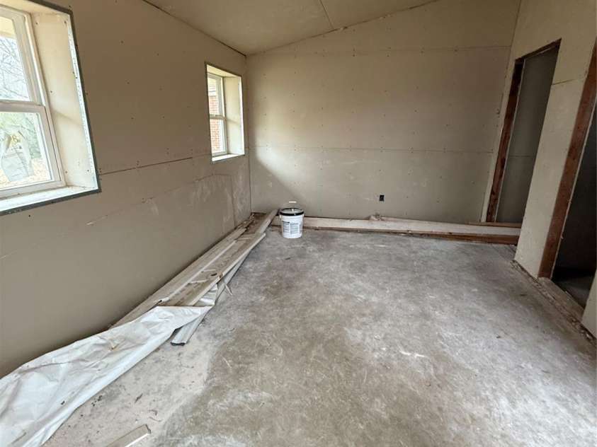 8106 Mount Holly Road, Charlotte, NC 28214.  MLS# CAR4326332, YatesRealty ID 7784. 