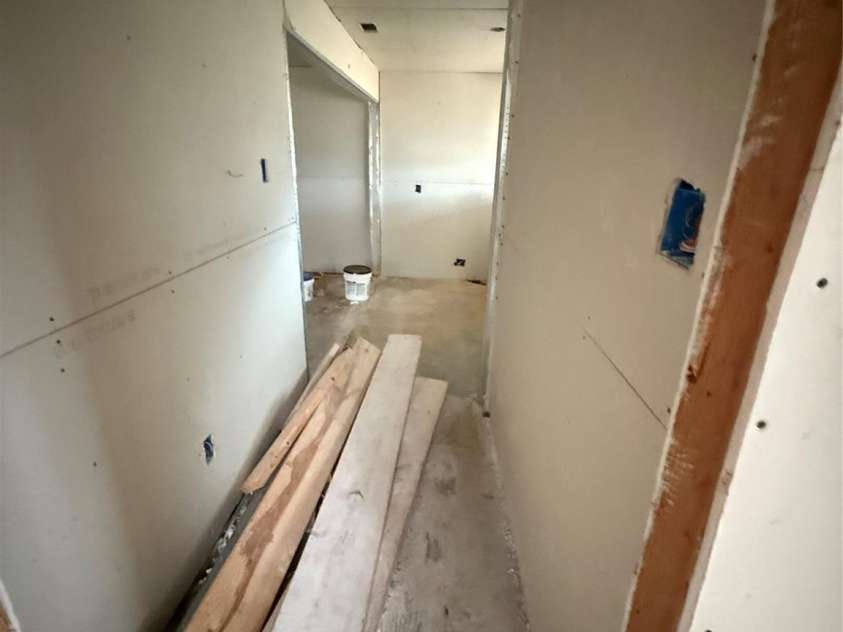 8106 Mount Holly Road, Charlotte, NC 28214.  MLS# CAR4326332, YatesRealty ID 7784. 