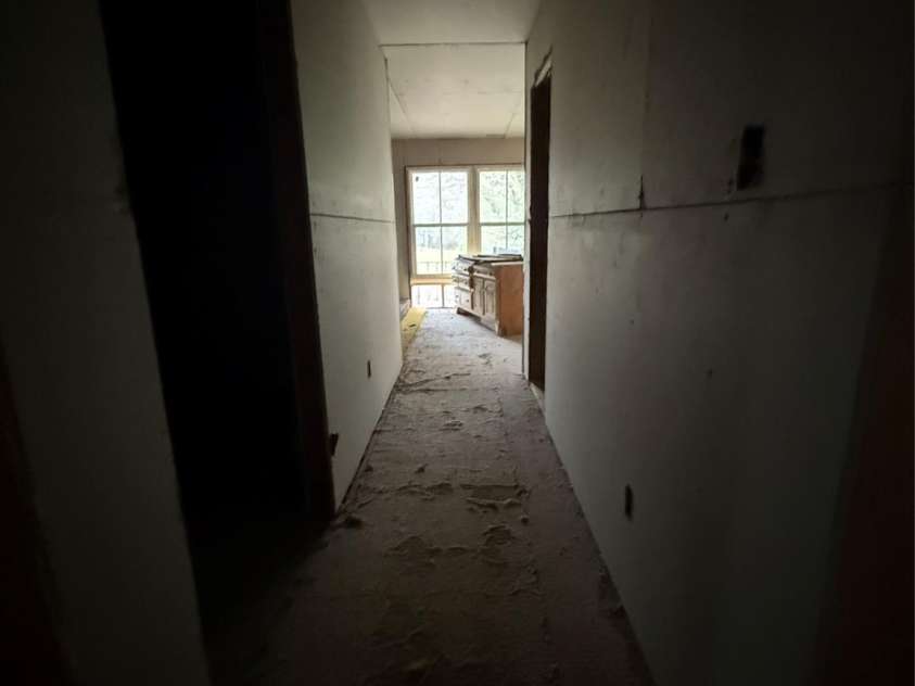 8106 Mount Holly Road, Charlotte, NC 28214.  MLS# CAR4326332, YatesRealty ID 7784. 