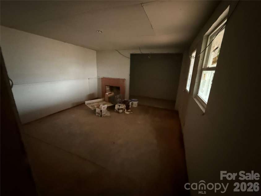 8106 Mount Holly Road, Charlotte, NC 28214.  MLS# CAR4326332, YatesRealty ID 7784. 