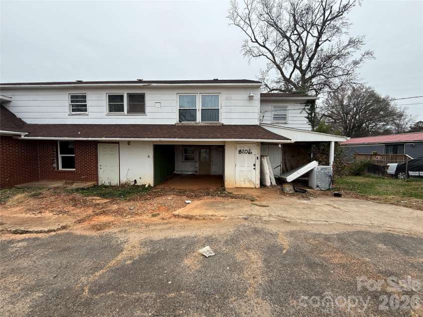 8106 Mount Holly Road, Charlotte, NC 28214.  MLS# CAR4326332, YatesRealty ID 7784. 