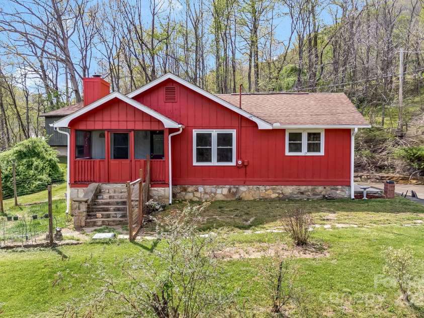 37 Timber Creek Drive, Waynesville, NC 28786.  MLS# CAR4250762, YatesRealty ID 7785. 