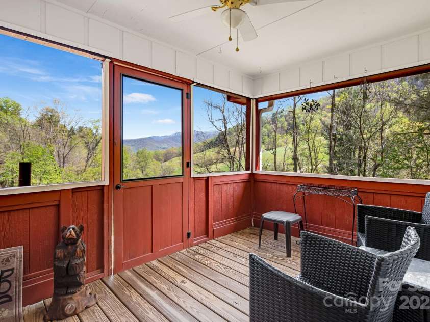 37 Timber Creek Drive, Waynesville, NC 28786.  MLS# CAR4250762, YatesRealty ID 7785. 