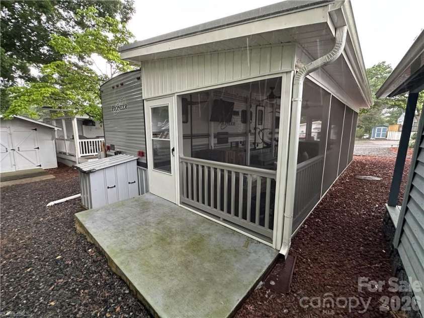 107 Pine Street, New London, NC 28127.  MLS# CAR4361664, YatesRealty ID 7786. 