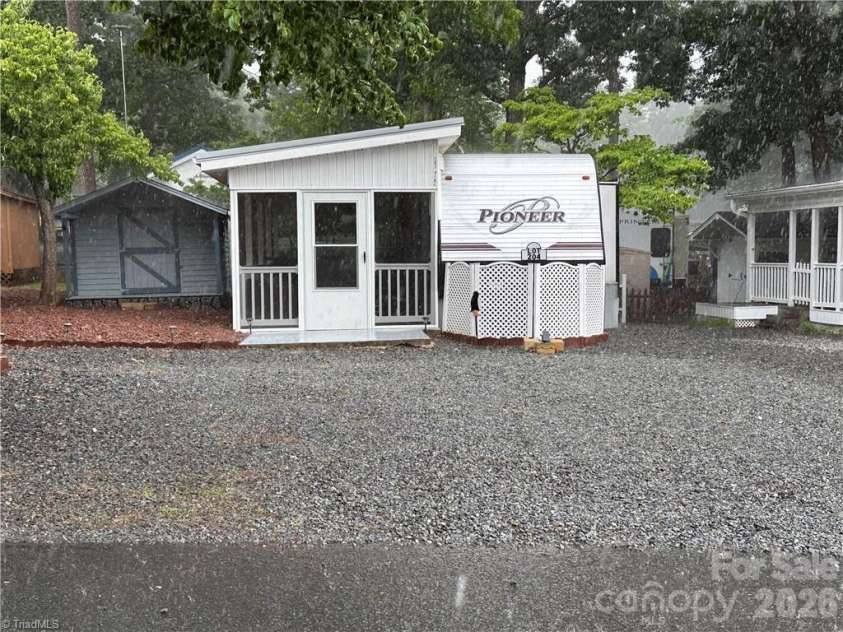 107 Pine Street, New London, NC 28127.  MLS# CAR4361664, YatesRealty ID 7786. 