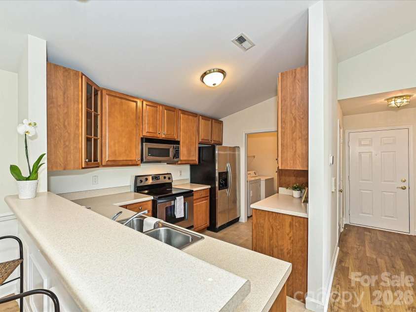 11873 Ridgeway Park Drive, Charlotte, NC 28277.  MLS# CAR4363892, YatesRealty ID 7787. Kitchen