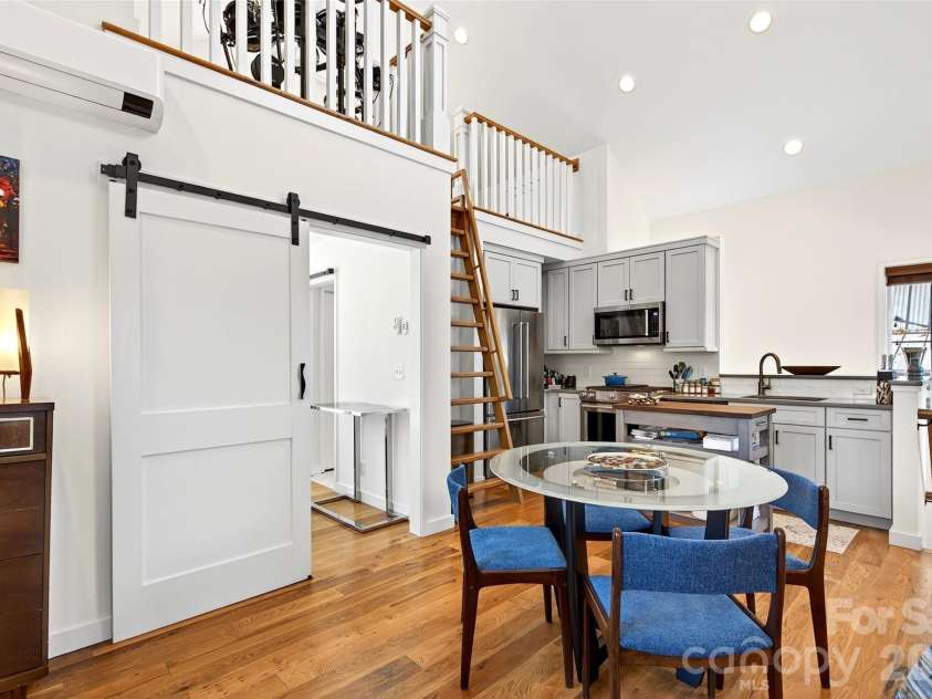 9 Fay Jones Lane, Black Mountain, NC 28711.  MLS# CAR4363162, YatesRealty ID 7788. 