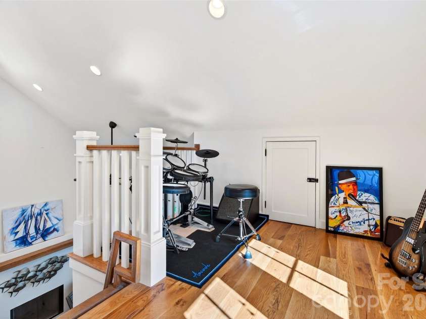9 Fay Jones Lane, Black Mountain, NC 28711.  MLS# CAR4363162, YatesRealty ID 7788. Loft area