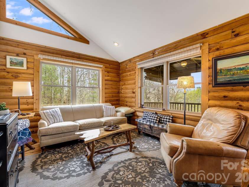 409 Hamlet Drive, Burnsville, NC 28714.  MLS# CAR4361778, YatesRealty ID 7789. 