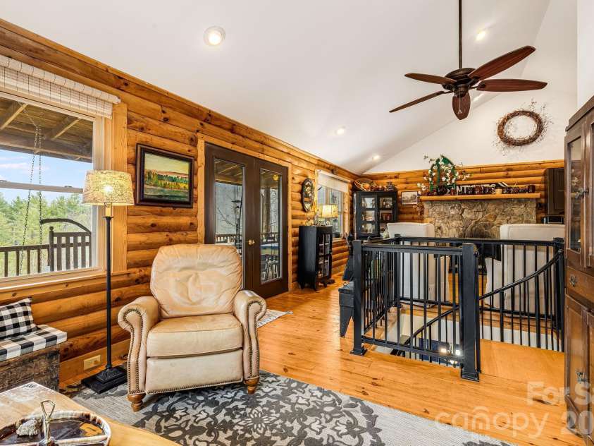 409 Hamlet Drive, Burnsville, NC 28714.  MLS# CAR4361778, YatesRealty ID 7789. 