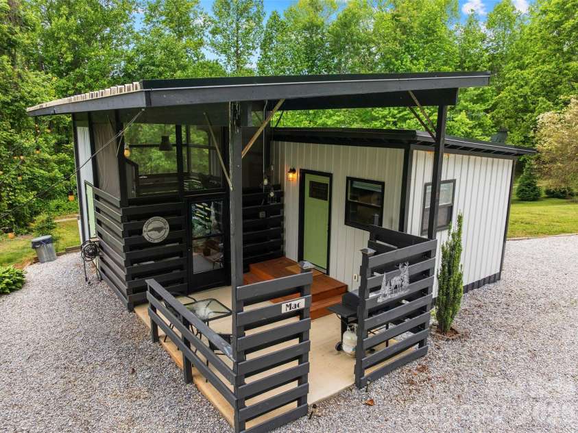 787 Ridge Road, Marion, NC 28752.  MLS# CAR4364254, YatesRealty ID 7790. Welcome to 