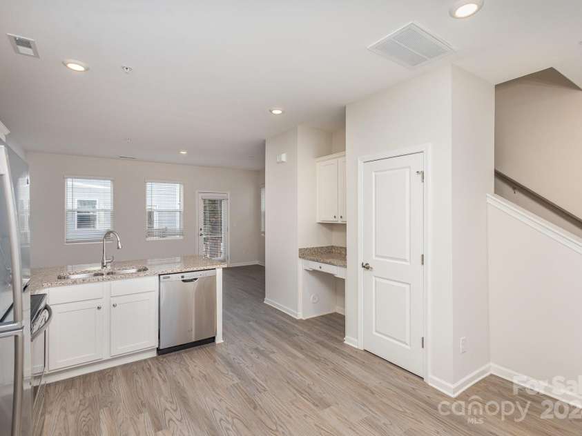 2410 Via Dei Conte Alley, Charlotte, NC 28205.  MLS# CAR4200470, YatesRealty ID 7791. 