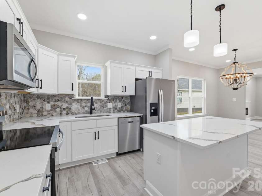 1429 1/2 Edgewood Drive, Rock Hill, SC 20730.  MLS# CAR4363128, YatesRealty ID 7793. Kitchen