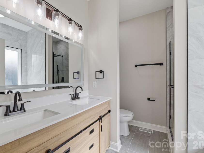 1429 1/2 Edgewood Drive, Rock Hill, SC 20730.  MLS# CAR4363128, YatesRealty ID 7793. Primary Bath