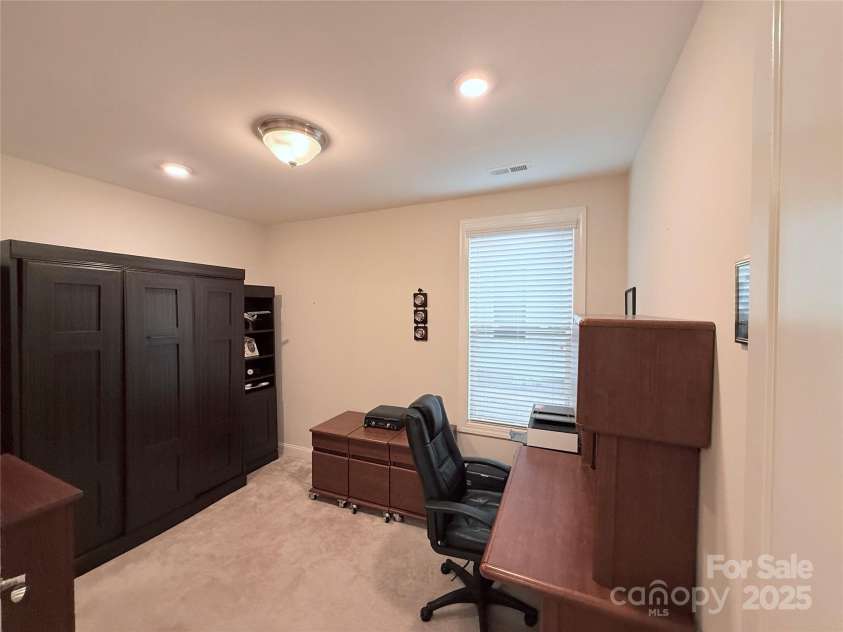 7581 Short Putt Court, Charlotte, NC 28215.  MLS# CAR4240802, YatesRealty ID 7793. 