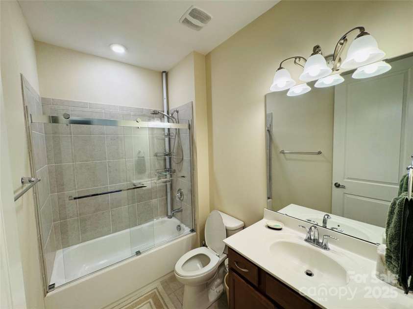 7581 Short Putt Court, Charlotte, NC 28215.  MLS# CAR4240802, YatesRealty ID 7793. 