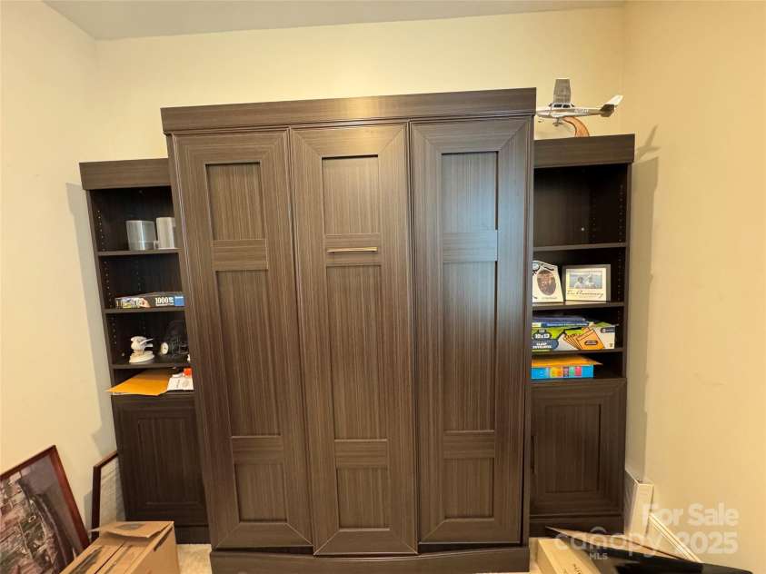 7581 Short Putt Court, Charlotte, NC 28215.  MLS# CAR4240802, YatesRealty ID 7793. Murphy Bed in Office
